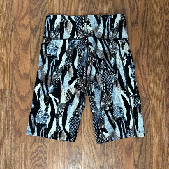 Calvin Klein Women's Performance Bike Shorts - Picture 4 of 5